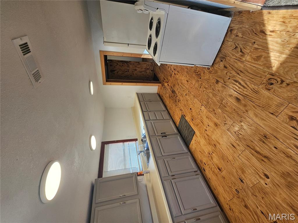 210 North Sloan Street Lebanon, MO 65536 - Photo 11 of 20