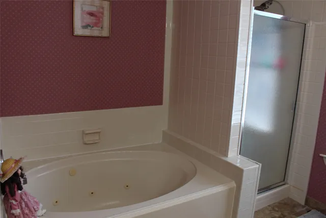 $2,200 | 7063 River Garden Drive, Houston, TX 77095