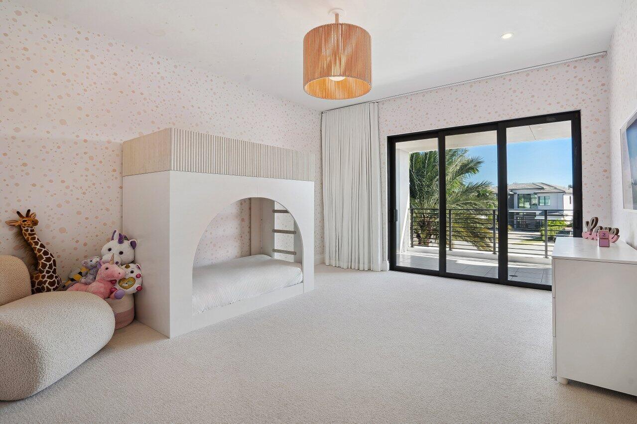 9673 Vescovato Way Boca Raton, FL 33496 - Photo 53 of 93 VIP Guest Suite