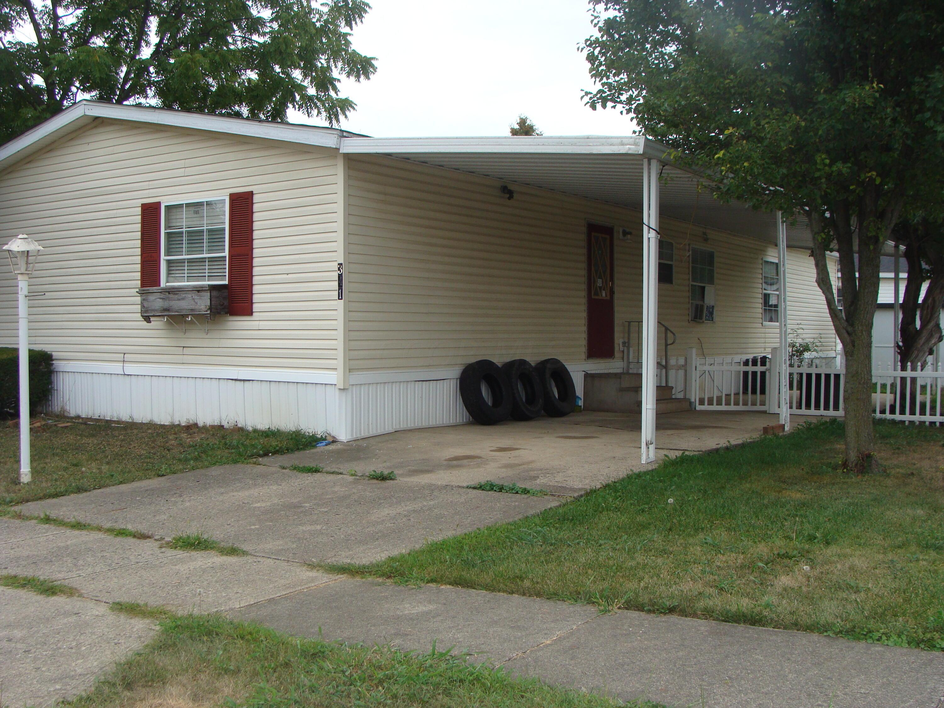 341 Chambersburg Road Columbus, OH 43207 - Photo 2 of 23 Driveway