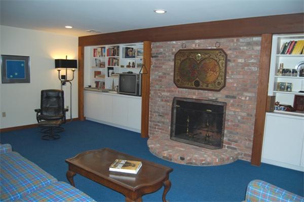 39 Solomon Pierce Road Lexington, MA 02420 - Photo 16 of 19 Gallery Image 16