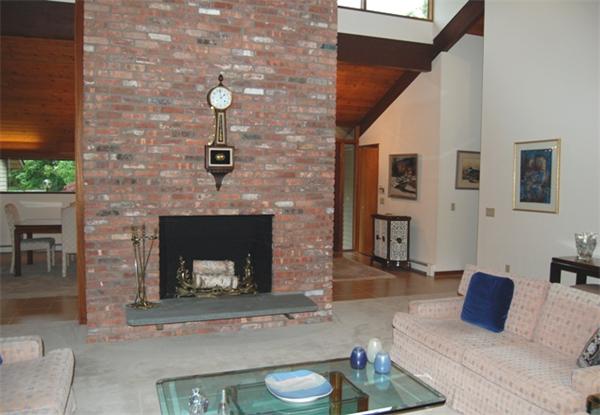 39 Solomon Pierce Road Lexington, MA 02420 - Photo 4 of 19 Gallery Image 4