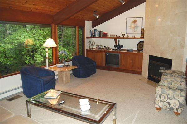 39 Solomon Pierce Road Lexington, MA 02420 - Photo 6 of 19 Gallery Image 6