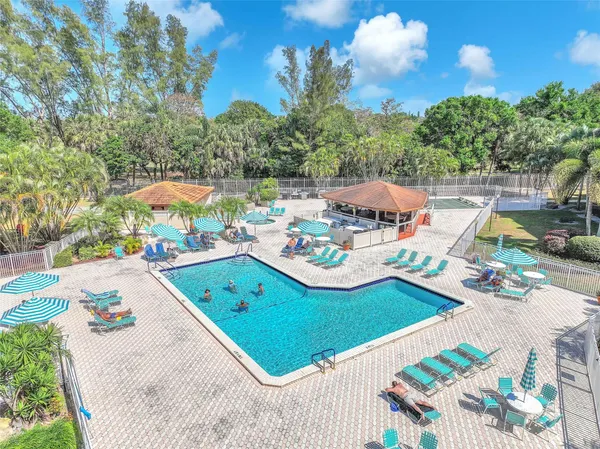 $224,900 | 3910 Inverrary Boulevard, Unit 308B, Lauderhill, FL 33319