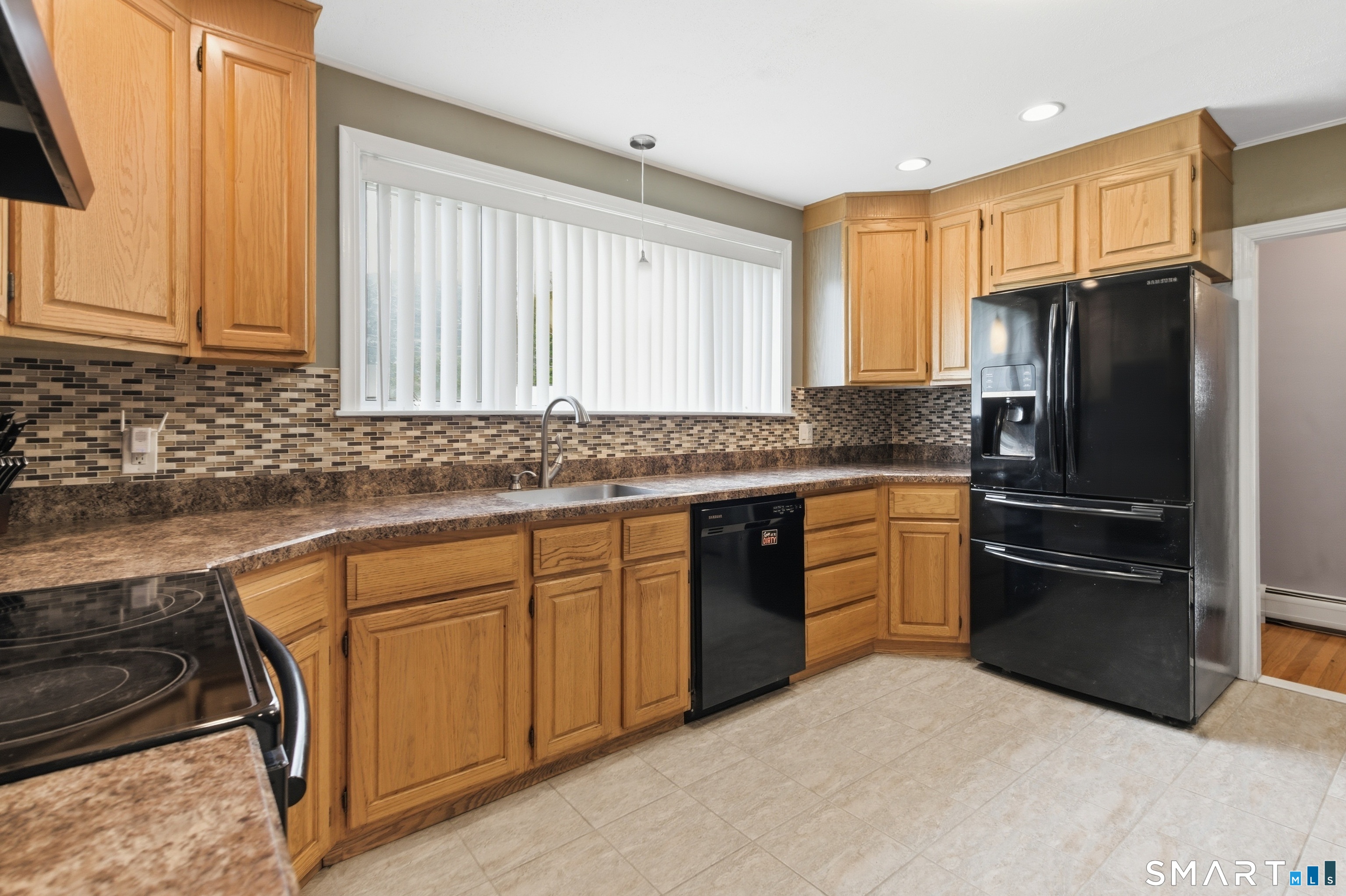112 Brentwood Road Newington, CT 06111 - Photo 17 of 30