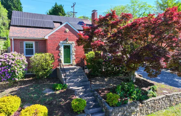 $329,950 | 815 Windsor Avenue Southwest, Roanoke, VA 24015