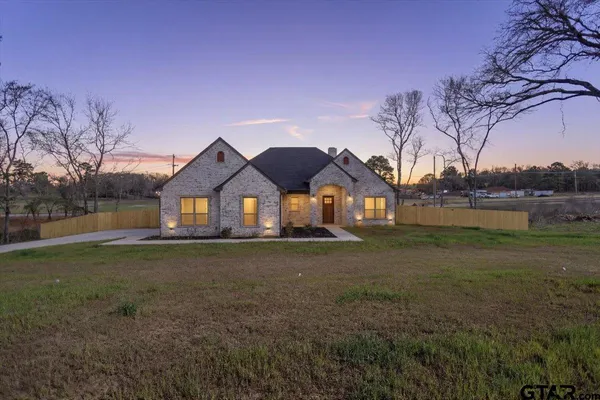 $429,900 | 16618 Meadow Crest Drive, Lindale, TX 75771