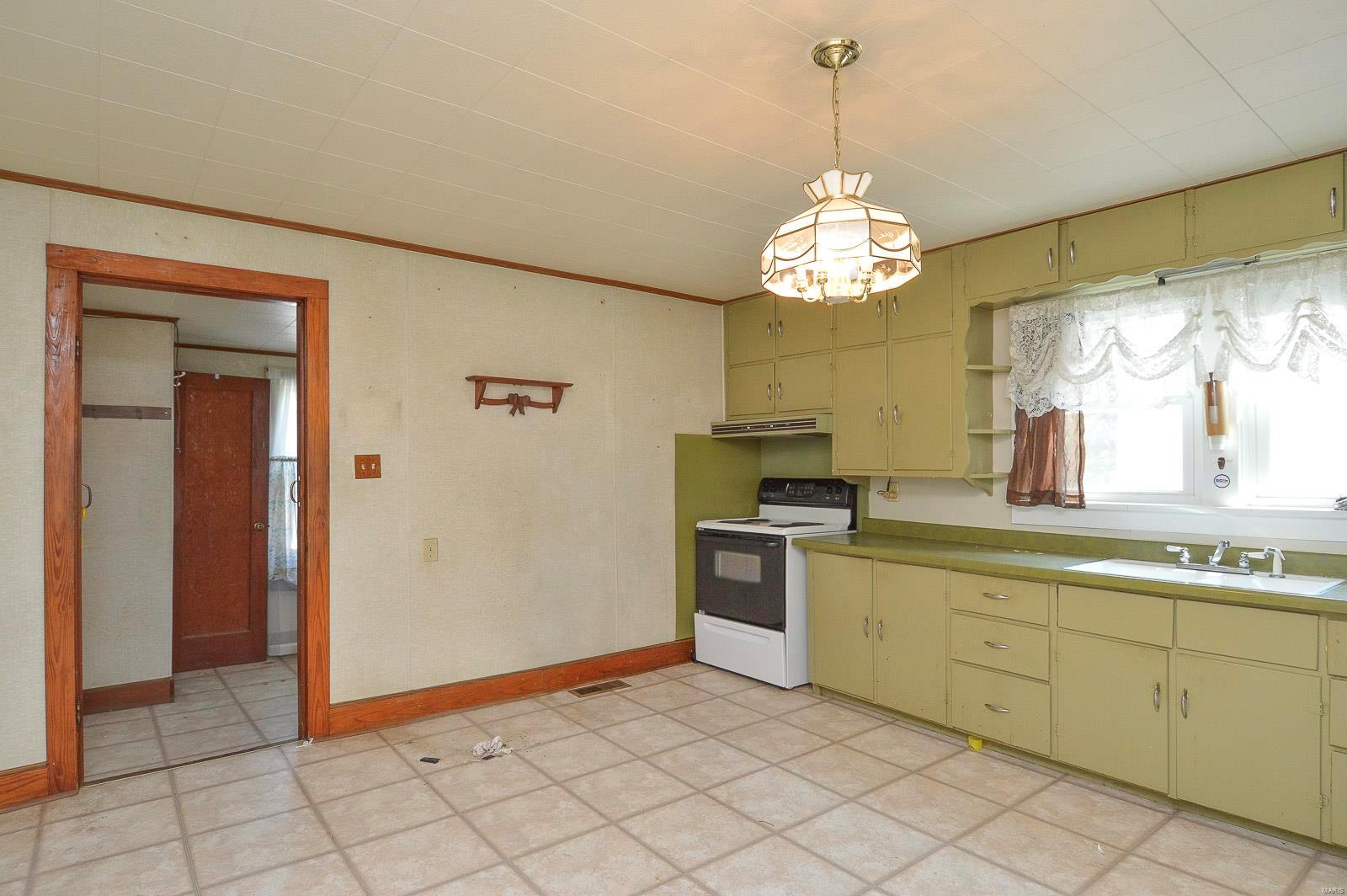 231 Main Street Radom, IL 62808 - Photo 17 of 36 Gallery Image 17