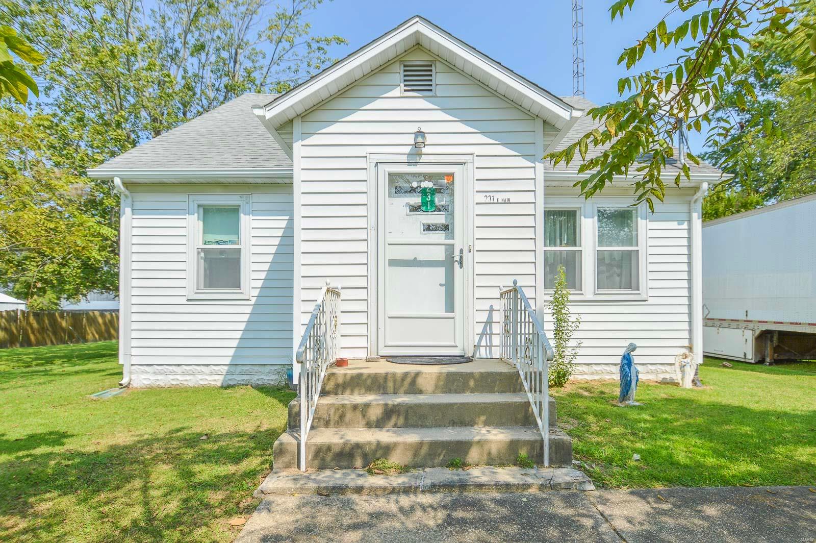 231 Main Street Radom, IL 62808 - Photo 9 of 36 Gallery Image 9