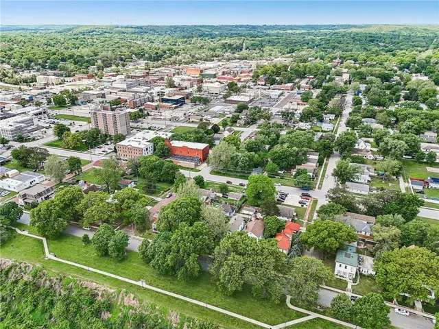 $475,000 | 309 North Esplanade Street, Leavenworth, KS 66048