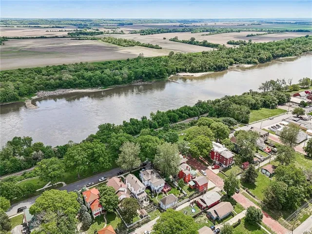 $475,000 | 309 North Esplanade Street, Leavenworth, KS 66048