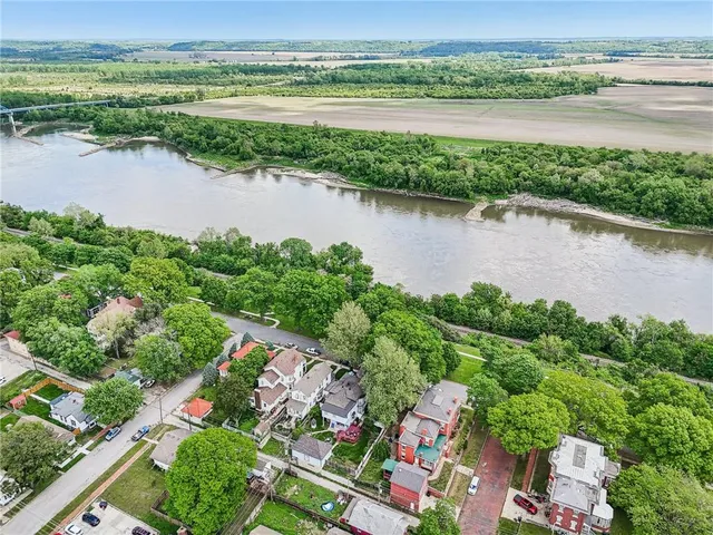 $475,000 | 309 North Esplanade Street, Leavenworth, KS 66048