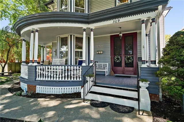 $475,000 | 309 North Esplanade Street, Leavenworth, KS 66048