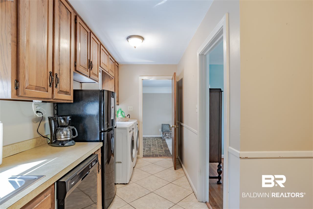 407 Thornton Place Mobile, AL 36609 - Photo 10 of 25