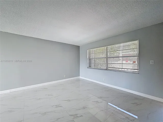 $1,900 | 1100 Southeast 4th Avenue, Unit 31, Deerfield Beach, FL 33441