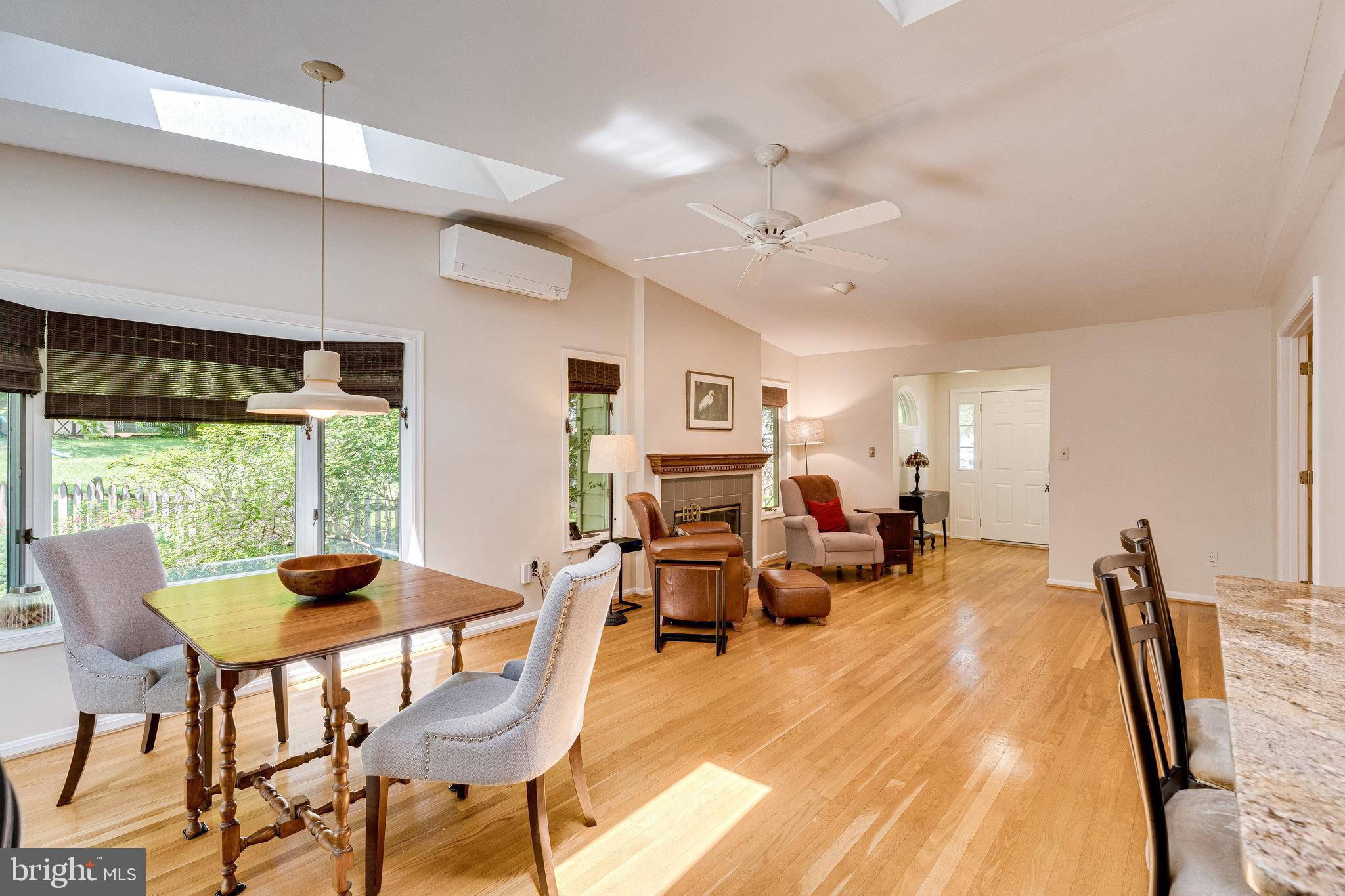 11605 Vale Road Oakton, VA 22124 - Photo 7 of 68 Informal Dining Areas