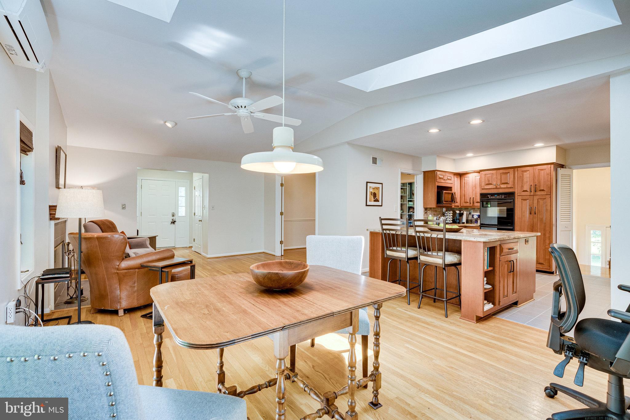 11605 Vale Road Oakton, VA 22124 - Photo 9 of 68 Gallery Image 9