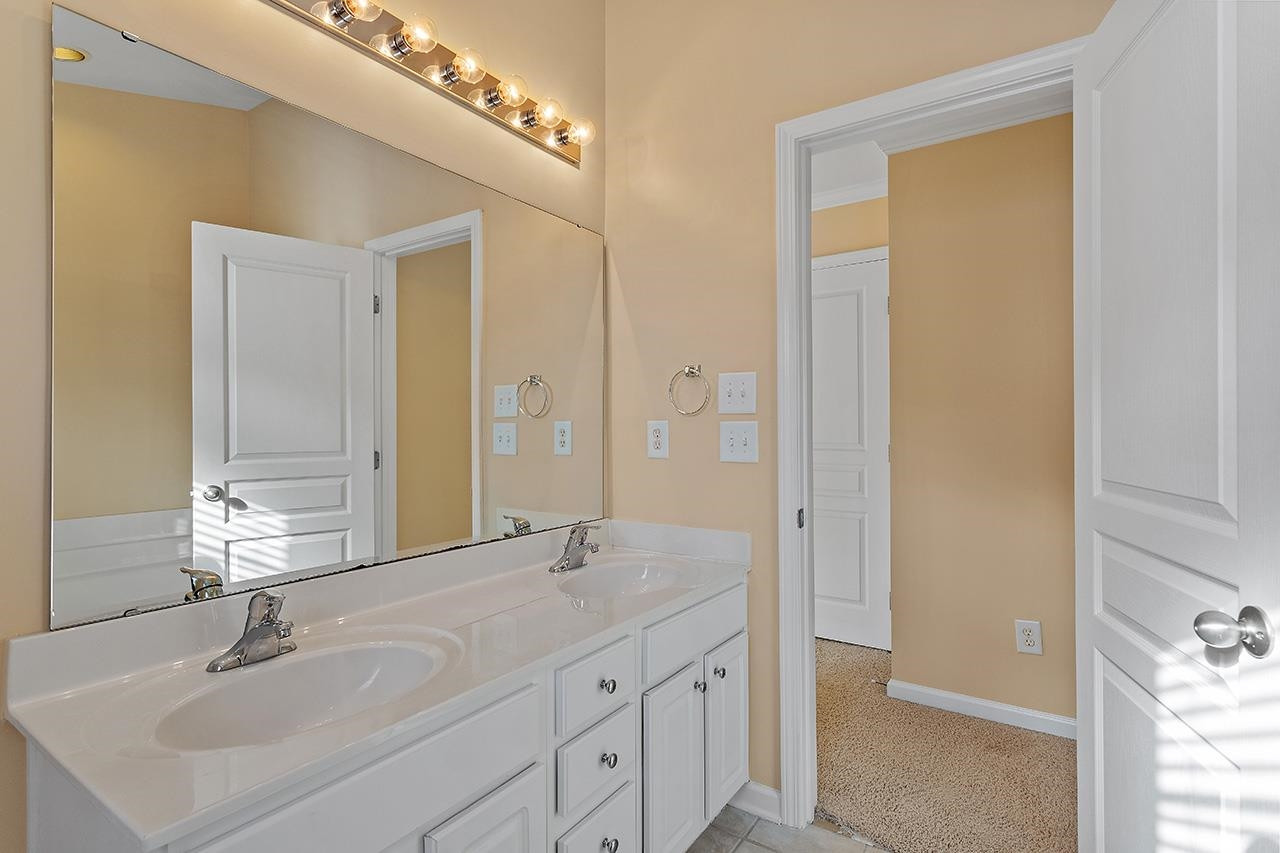 5469 Crescentview Parkway Raleigh, NC 27606 - Photo 14 of 28 Photo 14