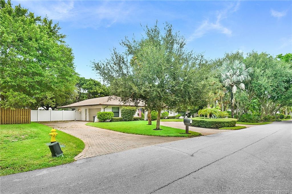 6 Copaire Road Sewall's Point, FL 34996 - Photo 7 of 76