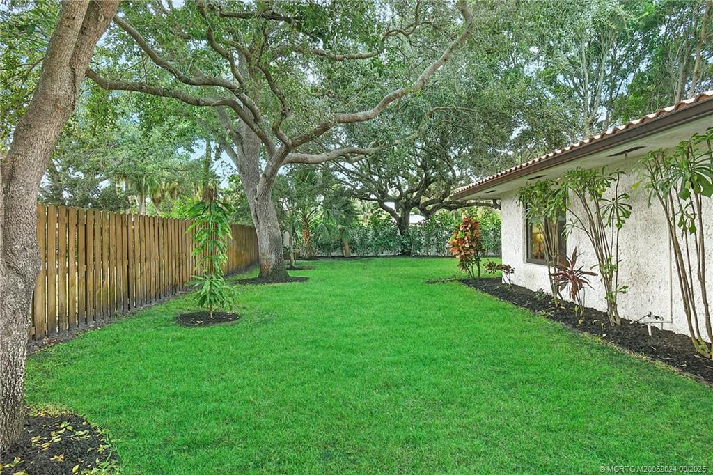 6 Copaire Road Sewall's Point, FL 34996 - Photo 9 of 76