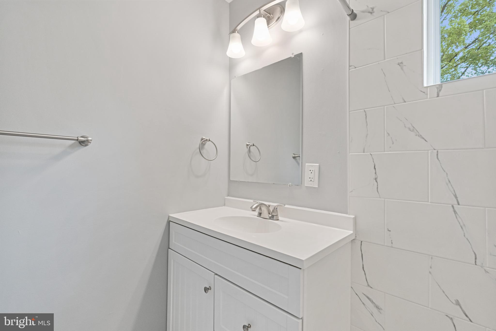 4503 Allies Road Morningside, MD 20746 - Photo 29 of 42 Upstairs Bathroom 2