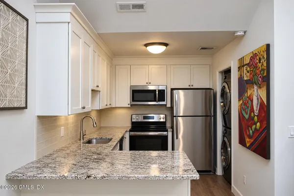 $2,500 | 2289 Bedford Street, Unit D5, Stamford, CT 06905