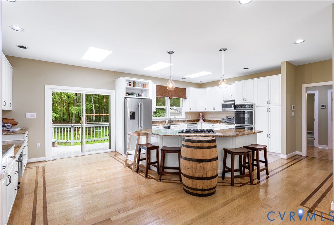 10598 Lambeth Road Glen Allen, VA 23060 - Photo 10 of 42 Gallery Image 10