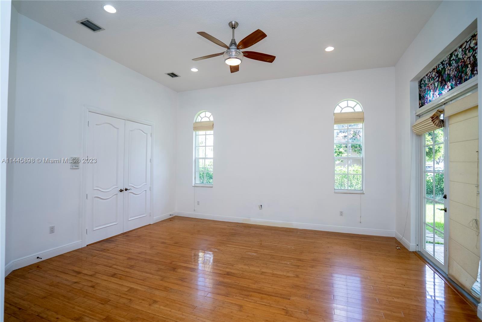 Kendall Miami, FL 33176 - Photo 17 of 28 wooden floor in an empty room with a window