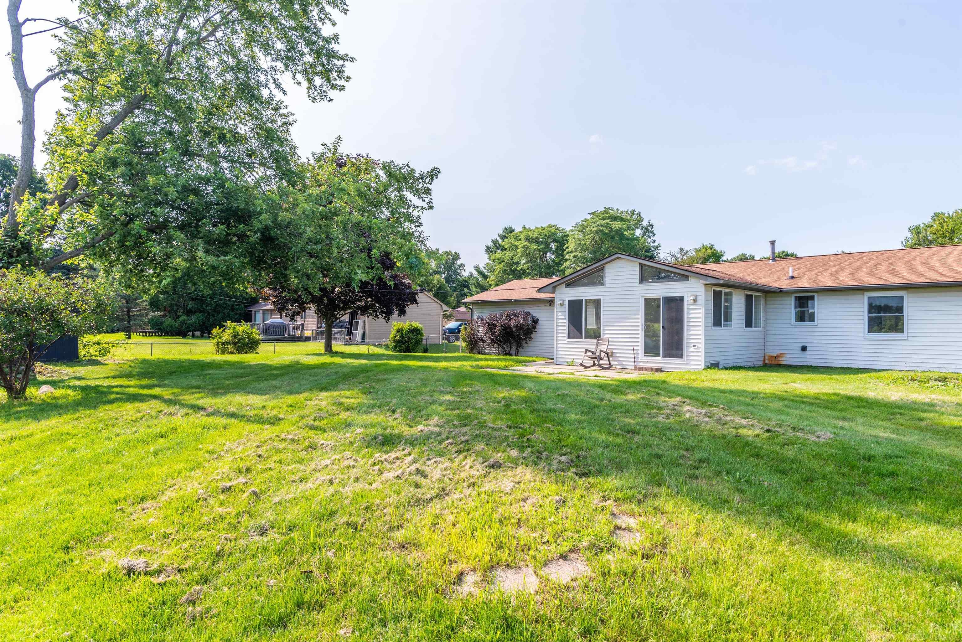 21630 Chester Road Ray, MI 48096 - Photo 6 of 28 50150226-fd9352b1-c8eb-4801-bf7e-ff097a7bf3dd.JPG