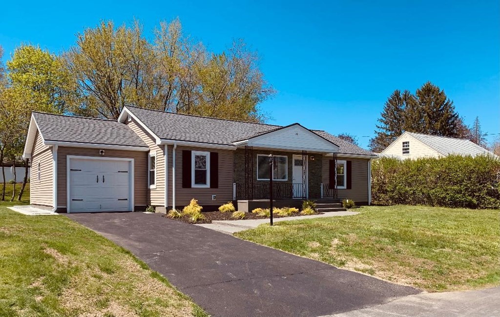 21 Crystal Street Webster, MA 01570 - Photo 1 of 42 Gallery Image 1