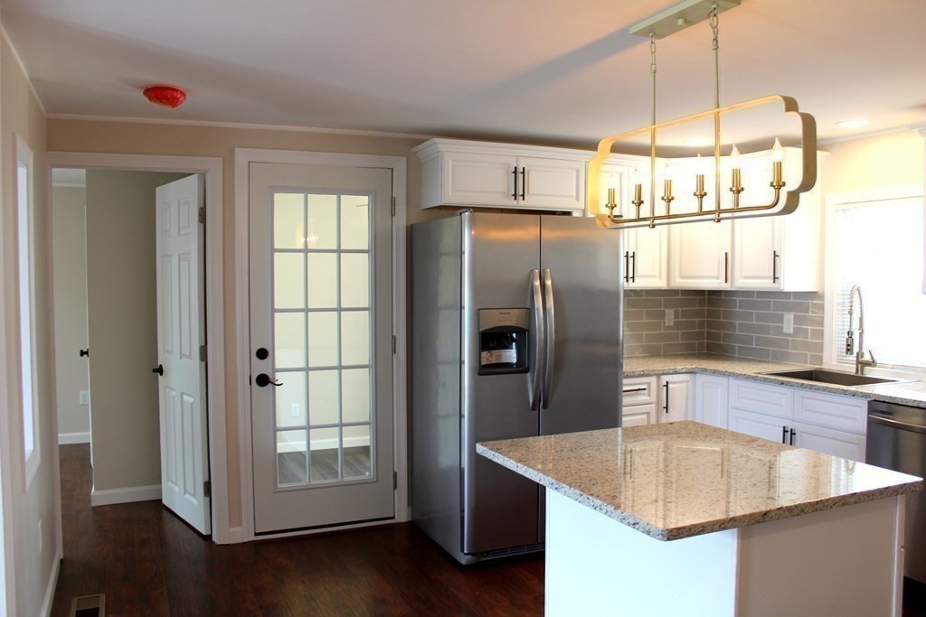 21 Crystal Street Webster, MA 01570 - Photo 11 of 42 Gallery Image 11