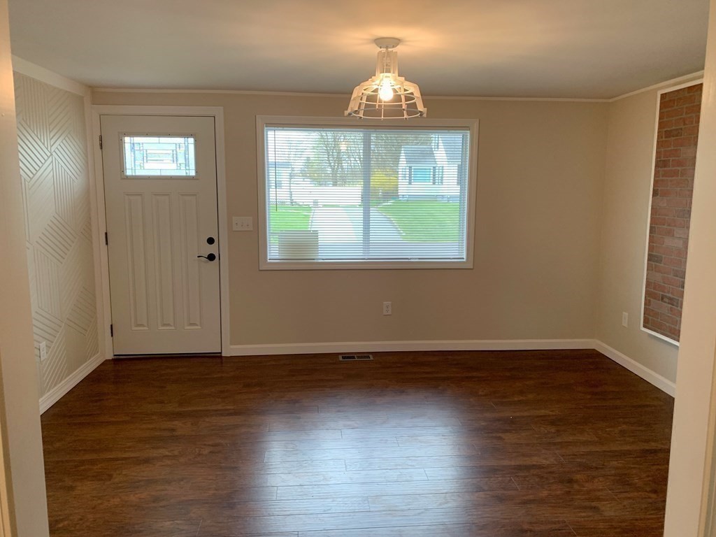21 Crystal Street Webster, MA 01570 - Photo 15 of 42 Gallery Image 15