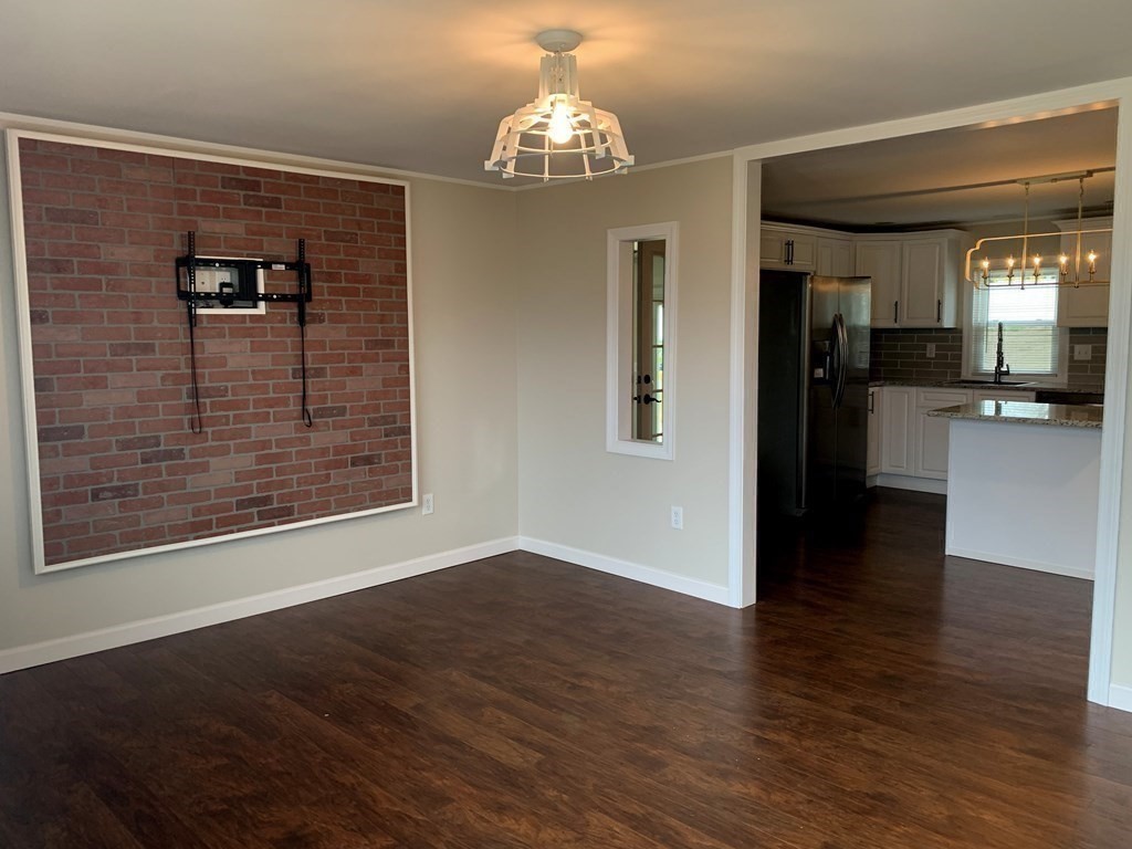 21 Crystal Street Webster, MA 01570 - Photo 17 of 42 Gallery Image 17