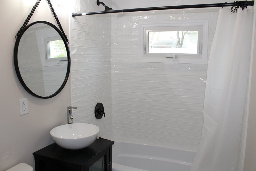 21 Crystal Street Webster, MA 01570 - Photo 23 of 42 Gallery Image 23
