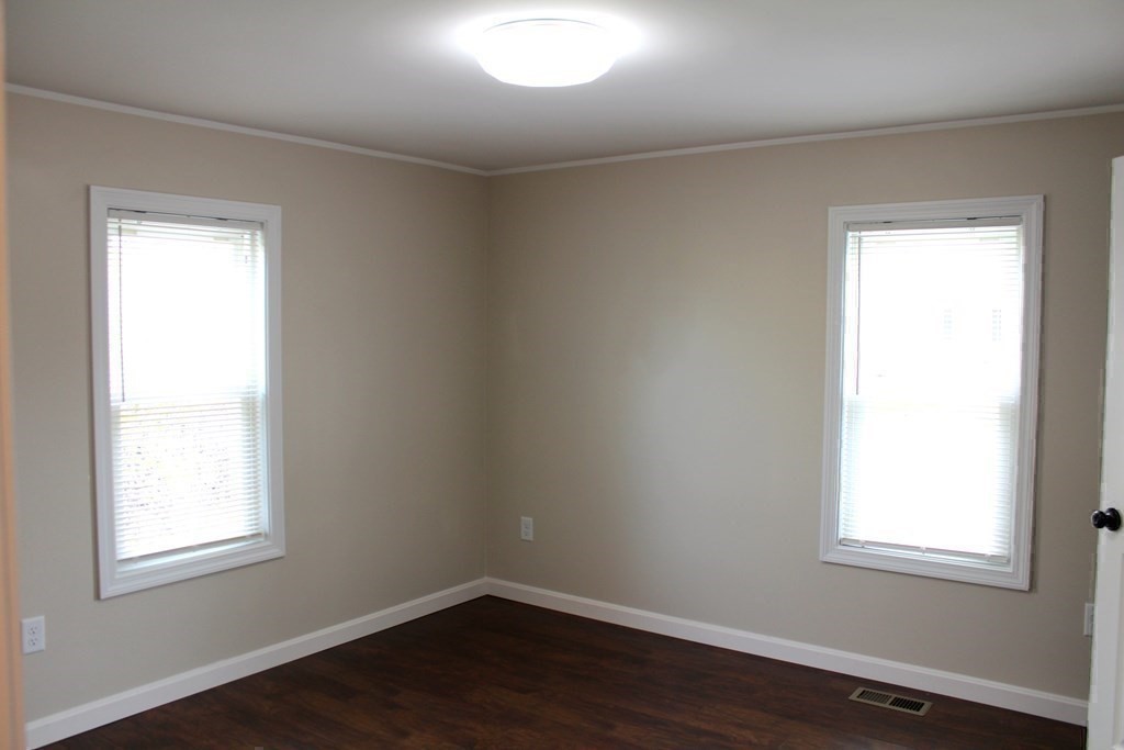 21 Crystal Street Webster, MA 01570 - Photo 25 of 42 Gallery Image 25