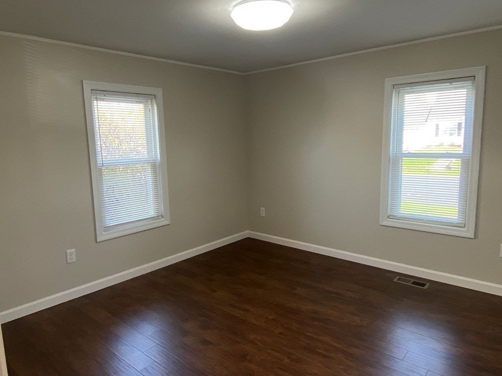 21 Crystal Street Webster, MA 01570 - Photo 28 of 42 Gallery Image 28