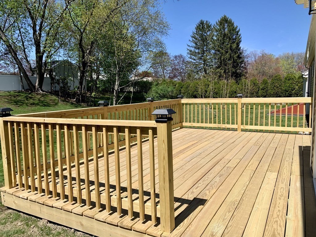 21 Crystal Street Webster, MA 01570 - Photo 3 of 42 Gallery Image 3