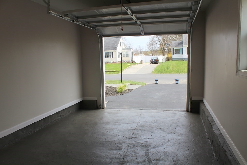 21 Crystal Street Webster, MA 01570 - Photo 31 of 42 Gallery Image 31