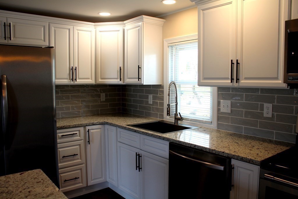 21 Crystal Street Webster, MA 01570 - Photo 6 of 42 Gallery Image 6