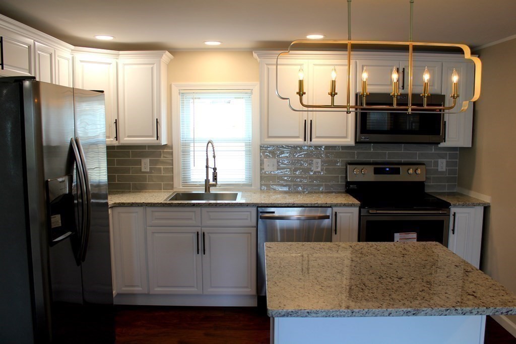 21 Crystal Street Webster, MA 01570 - Photo 9 of 42 Gallery Image 9