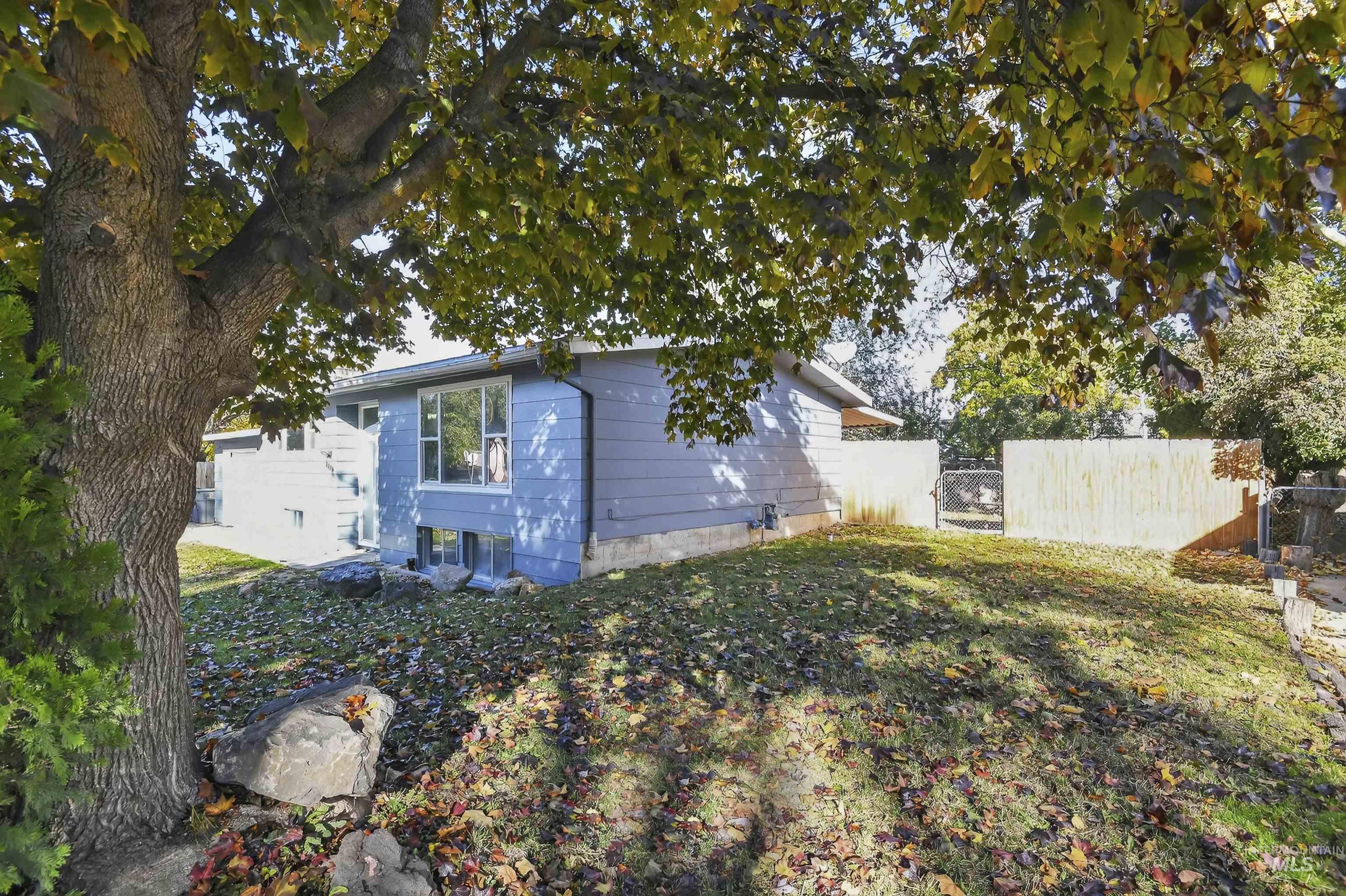 2118 West Targee Street Boise, ID 83705 - Photo 24 of 25 View of side of property
