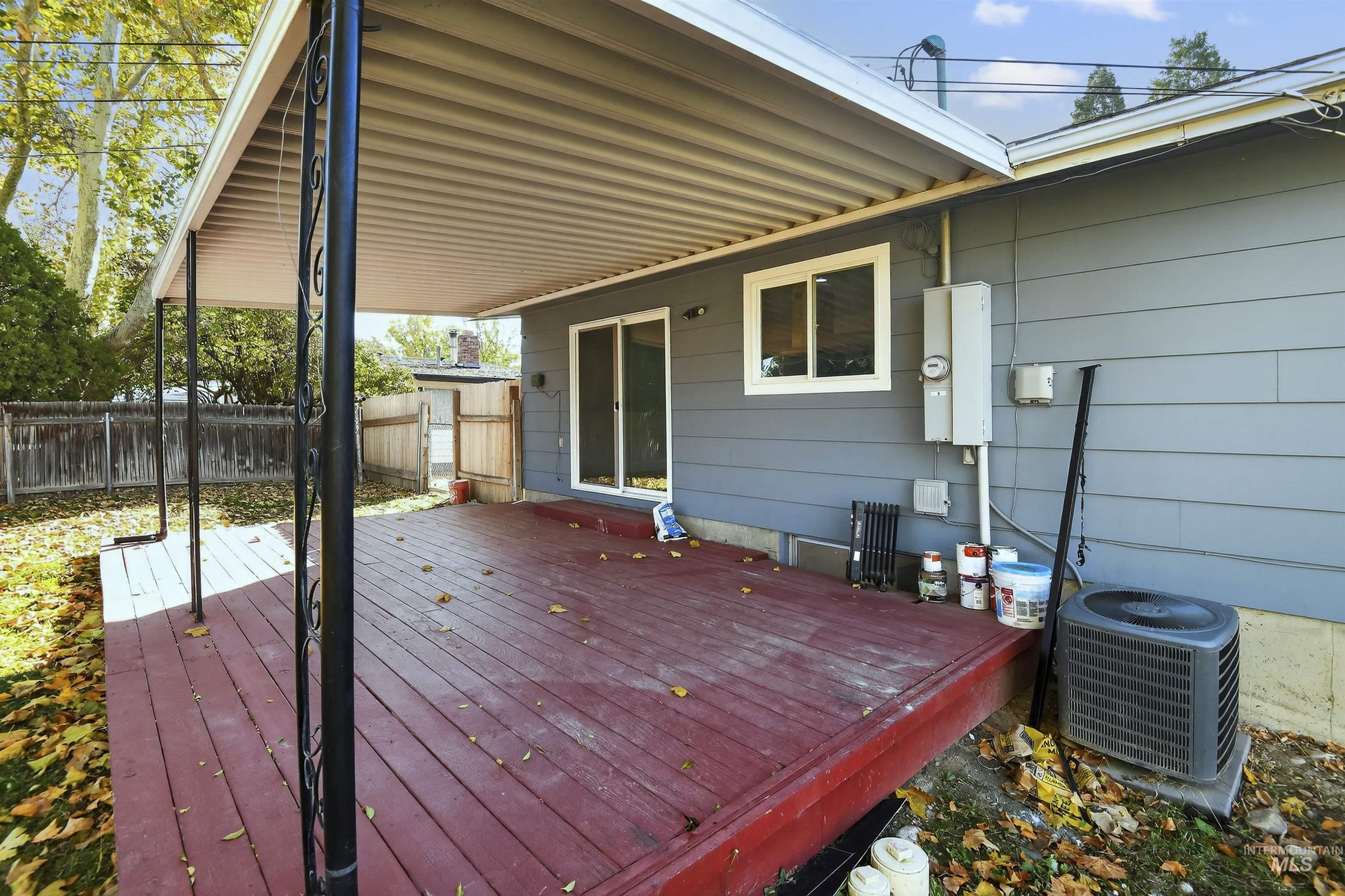 2118 West Targee Street Boise, ID 83705 - Photo 25 of 25 View of deck