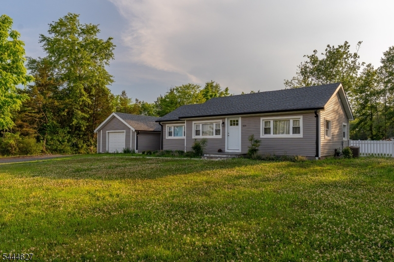 325 Roycefield Road Hillsborough, NJ 08844 - Photo 6 of 41
