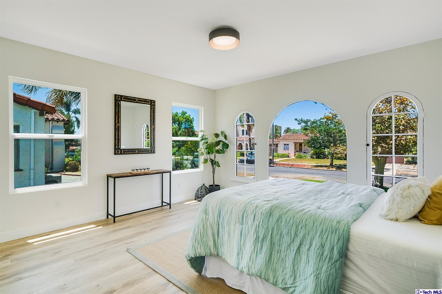 1502 South Genesee Avenue Los Angeles, CA 90019 - Photo 25 of 53