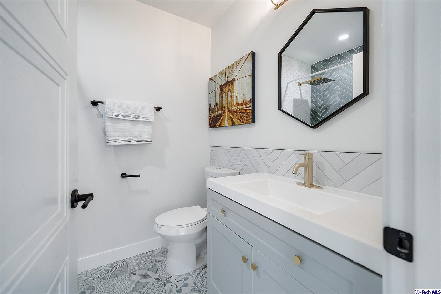 1502 South Genesee Avenue Los Angeles, CA 90019 - Photo 29 of 53