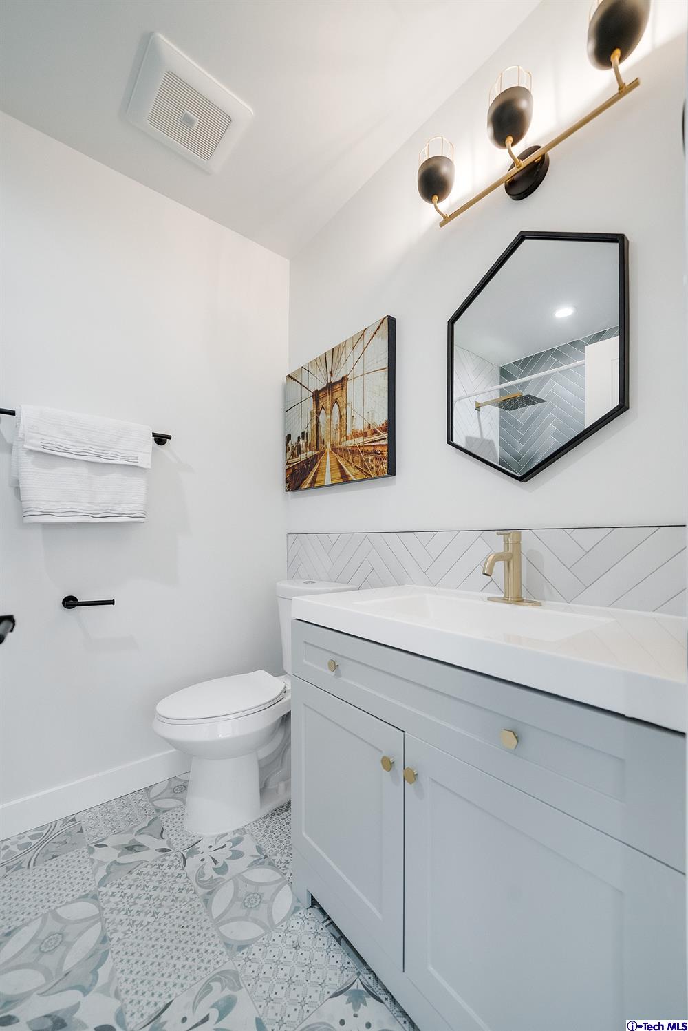 1502 South Genesee Avenue Los Angeles, CA 90019 - Photo 31 of 53