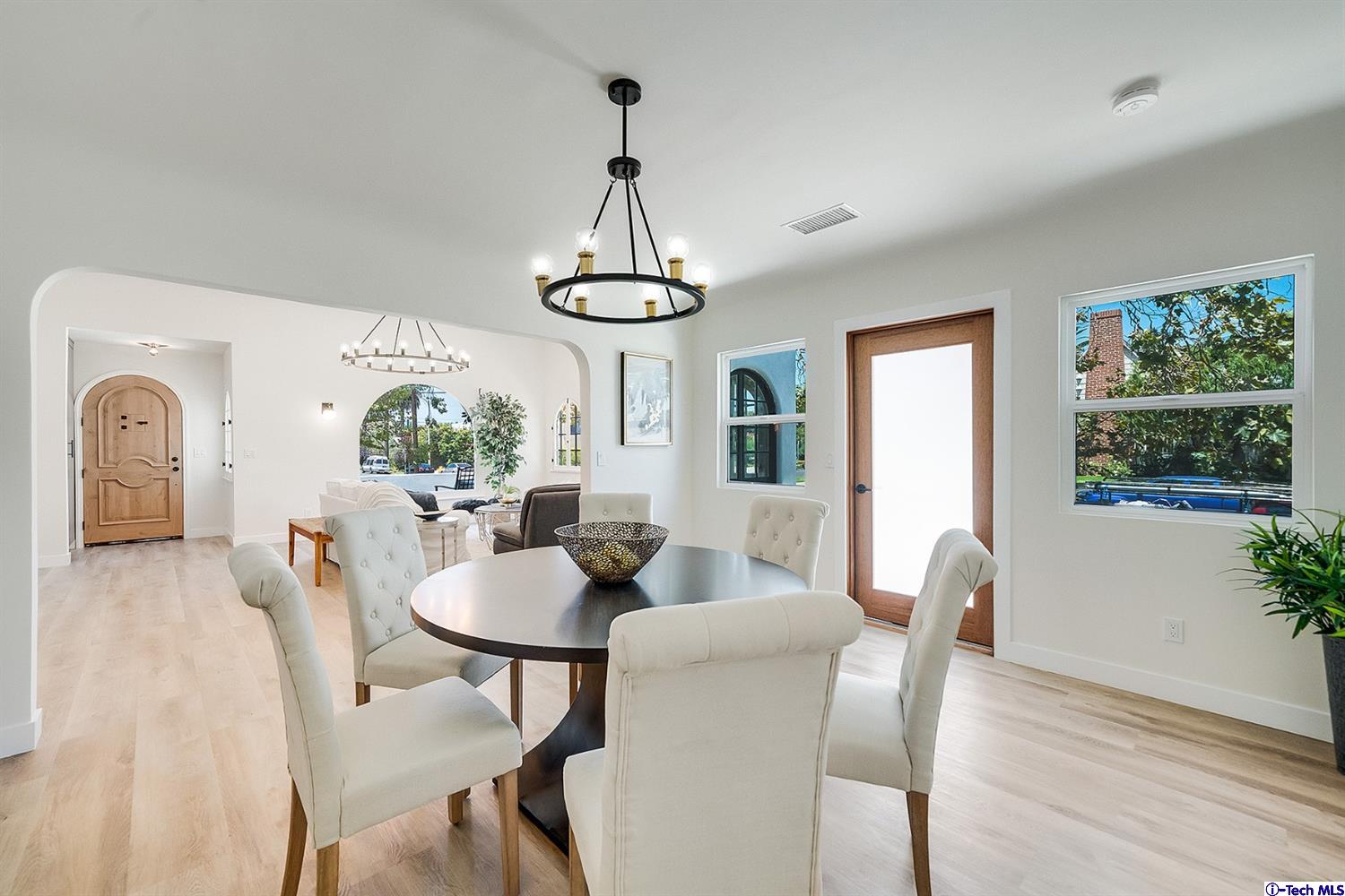 1502 South Genesee Avenue Los Angeles, CA 90019 - Photo 10 of 53