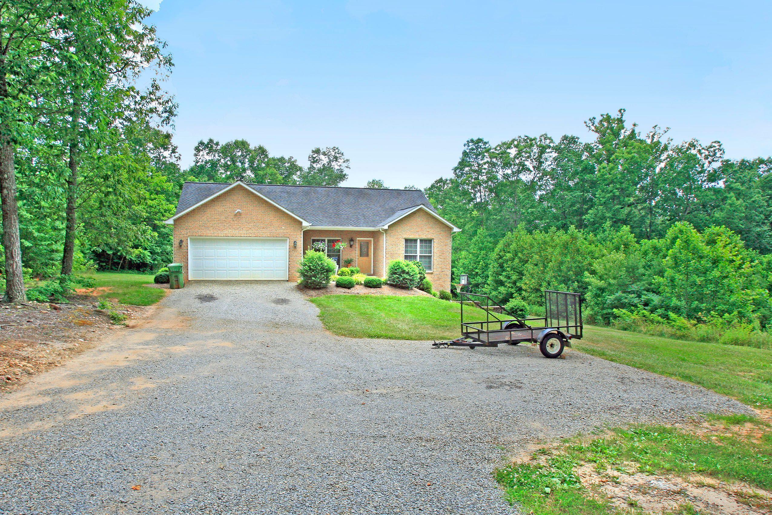 2348 Truman Hill Road Hardy, VA 24101 - Photo 2 of 25 5FMqyF6w