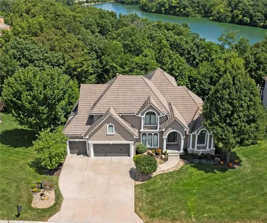 $995,000 | 8190 Shoreline Drive, Parkville, MO 64152
