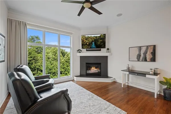 $995,000 | 8190 Shoreline Drive, Parkville, MO 64152